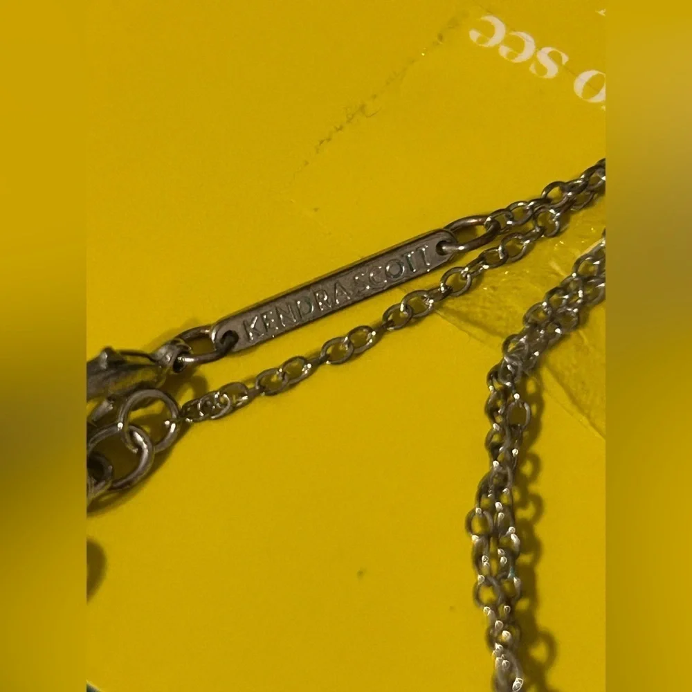 Kendra Scott Elisa Silver Pendant Necklace in Platinum Drusy - Picture 5 of 6